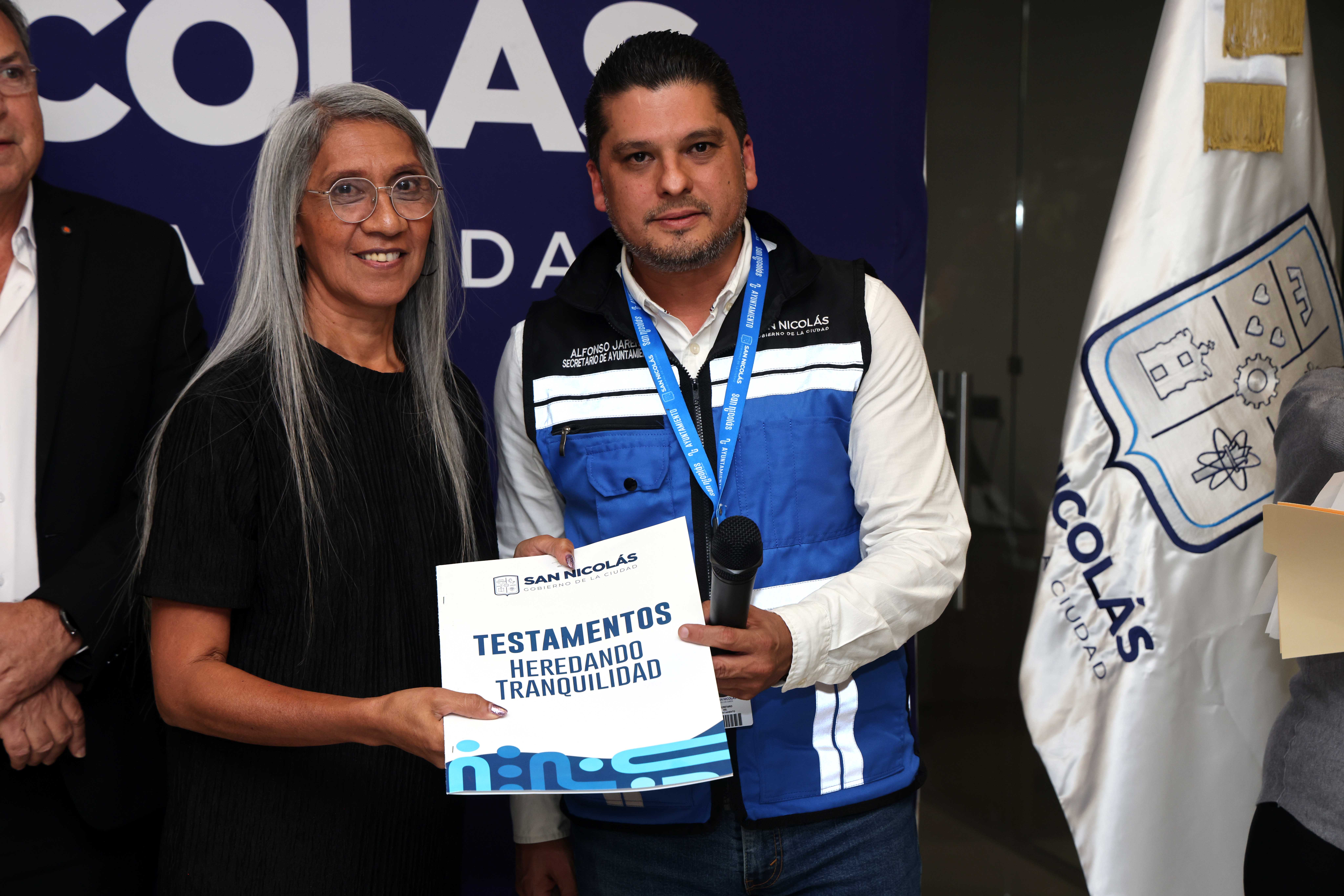 Entregan tranquilidad a 100 familias nicolaítas