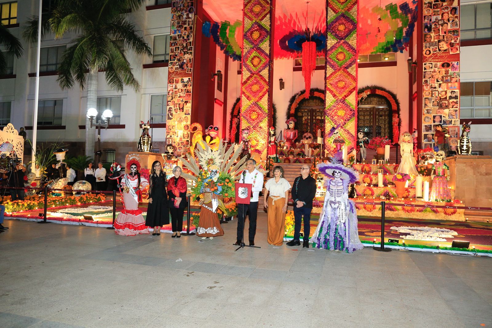 Premian Américo Villarreal y María de Villarreal concurso estatal de catrinas y catrines