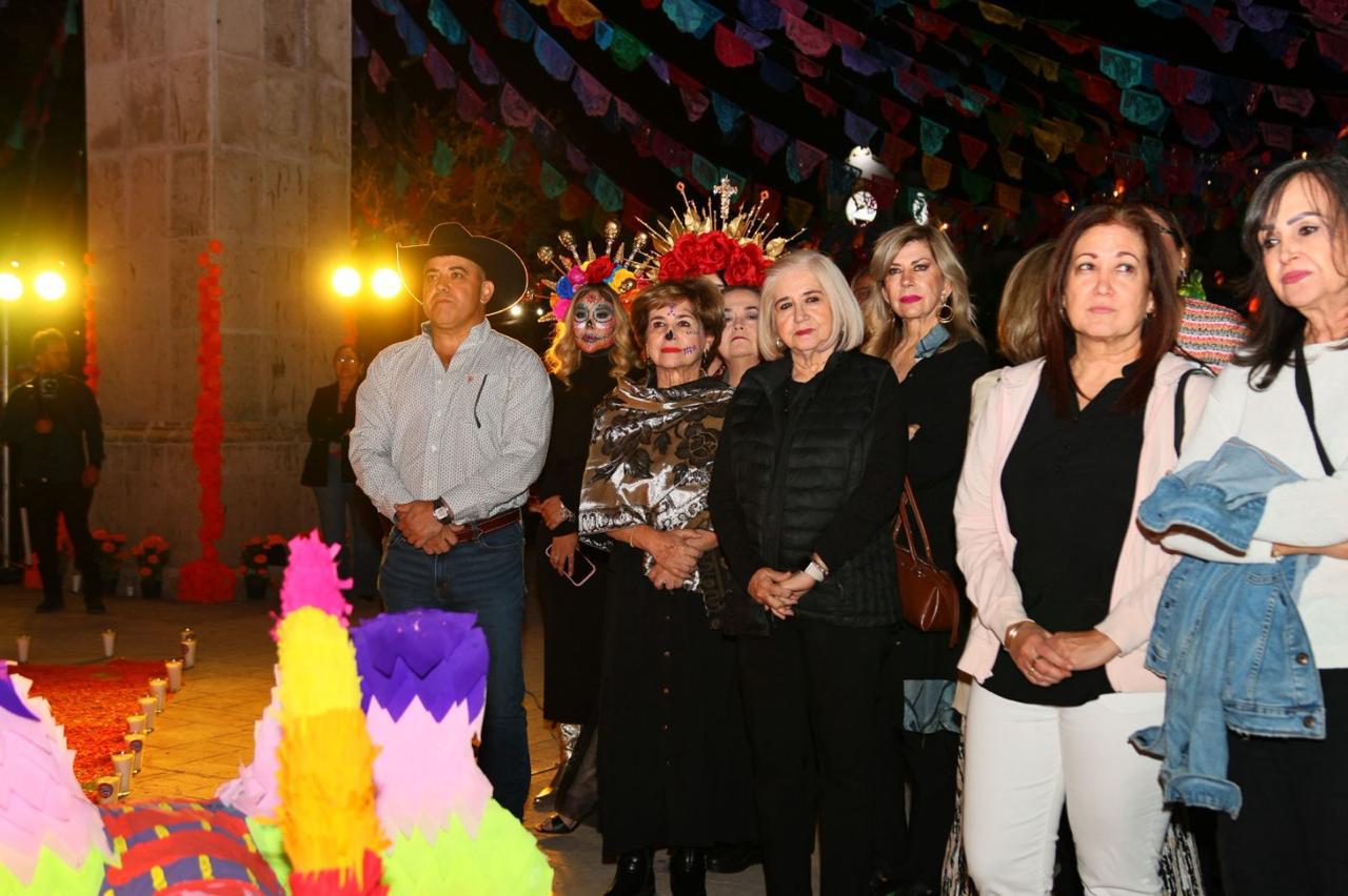 “En Sabinas honramos la vida recordando a quienes amamos”El alcalde Chano Díaz Iribarren encabeza el emotivo Desfile de Catrinas y Catrines 2025