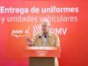 Román Alberto Cepeda González entrega uniformes y unidades vehiculares para el Sistema Integral de Mantenimiento Vial