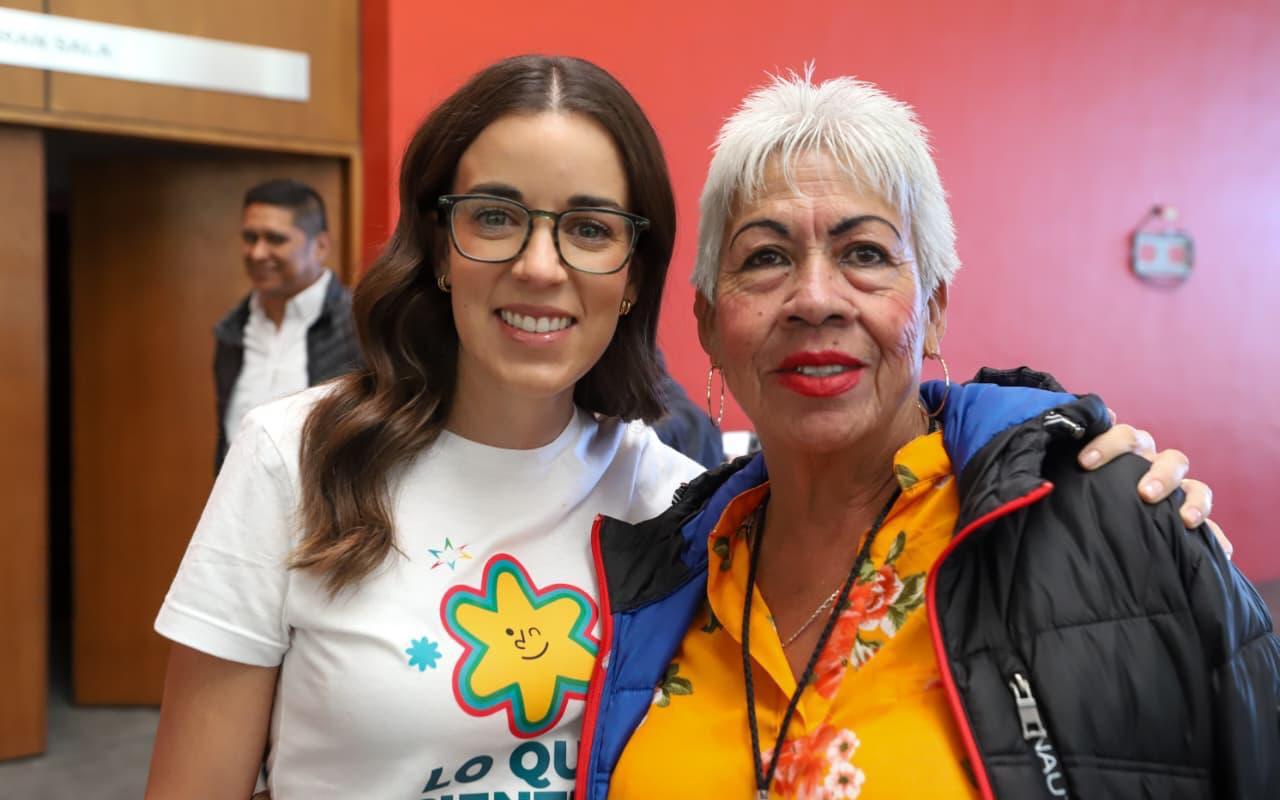 Continúa Inspira capacitando a maestros de inglés con Level Up