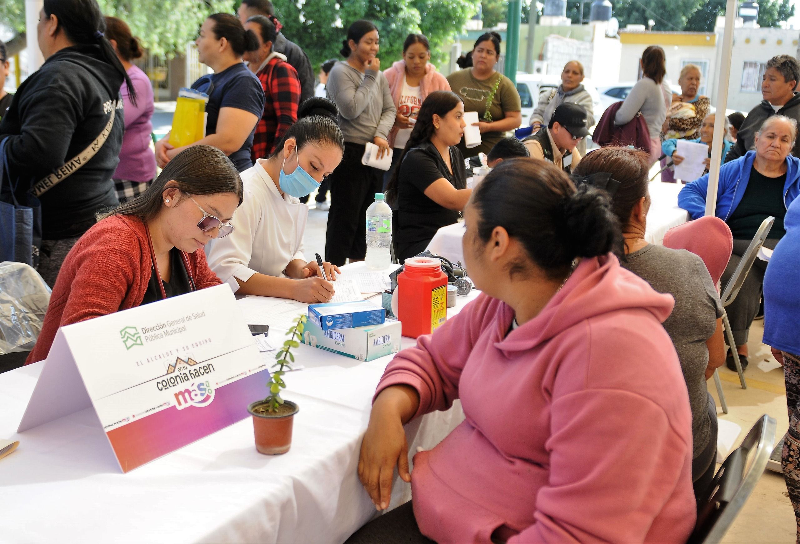 Inician las brigadas simultaneas “El Alcalde y su equipo en tu colonia hacemos más” en Joyas del Oriente