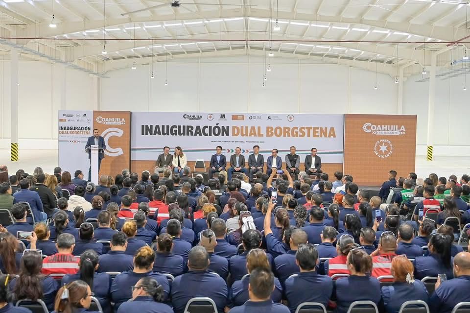 Manolo Jiménez y Carlos Villarreal inauguran planta de Dual Borgstena