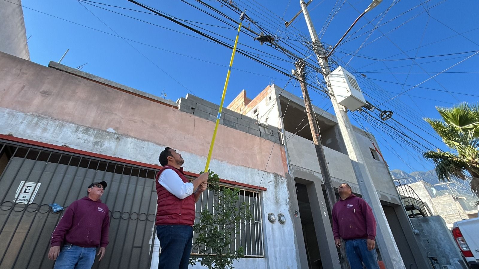 Retira Santa Catarina más de 25 km de cable en telaraña y desuso