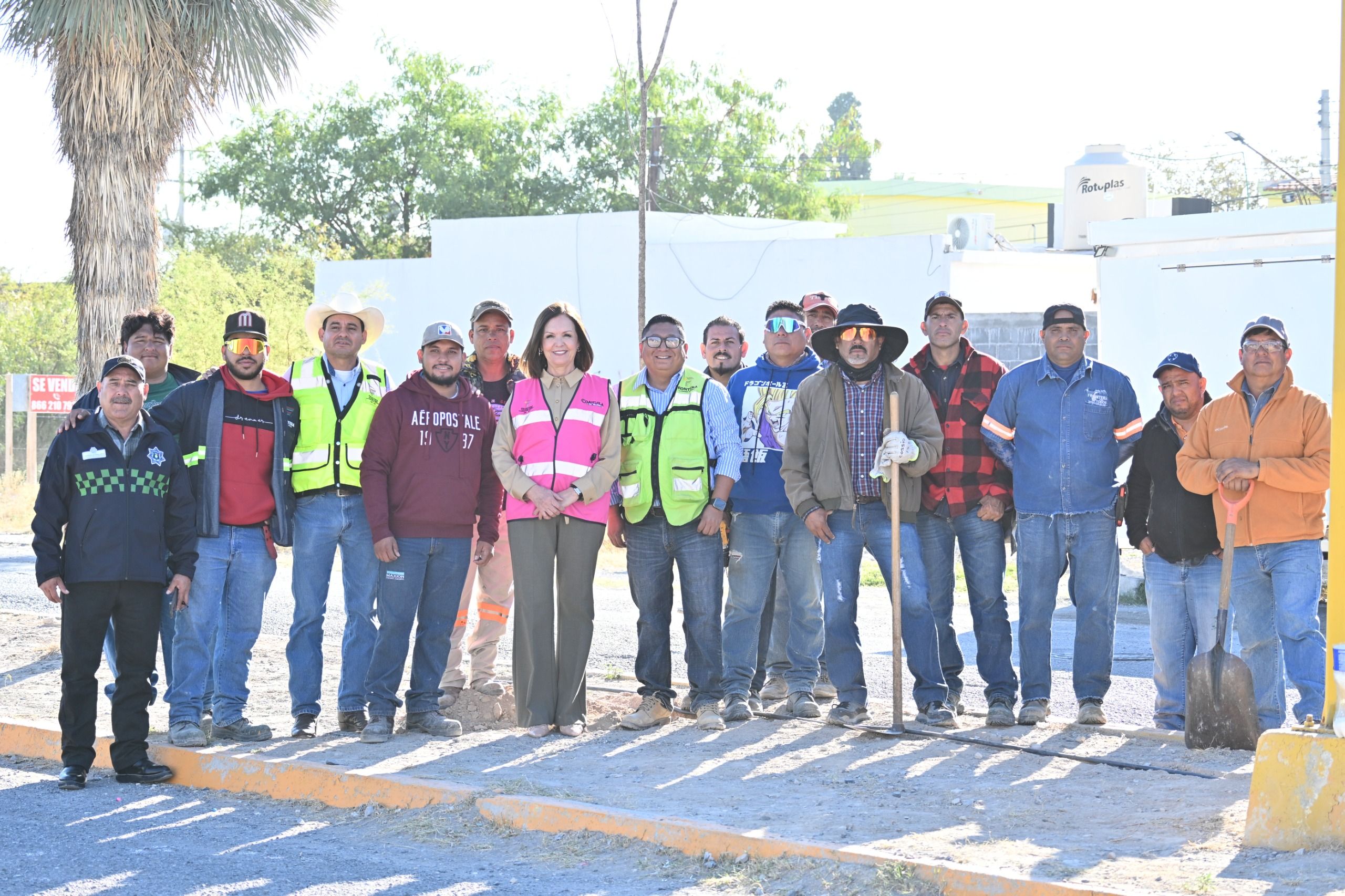 Sari Pérez supervisa obras en el CEFARE y bulevar principal de Frontera