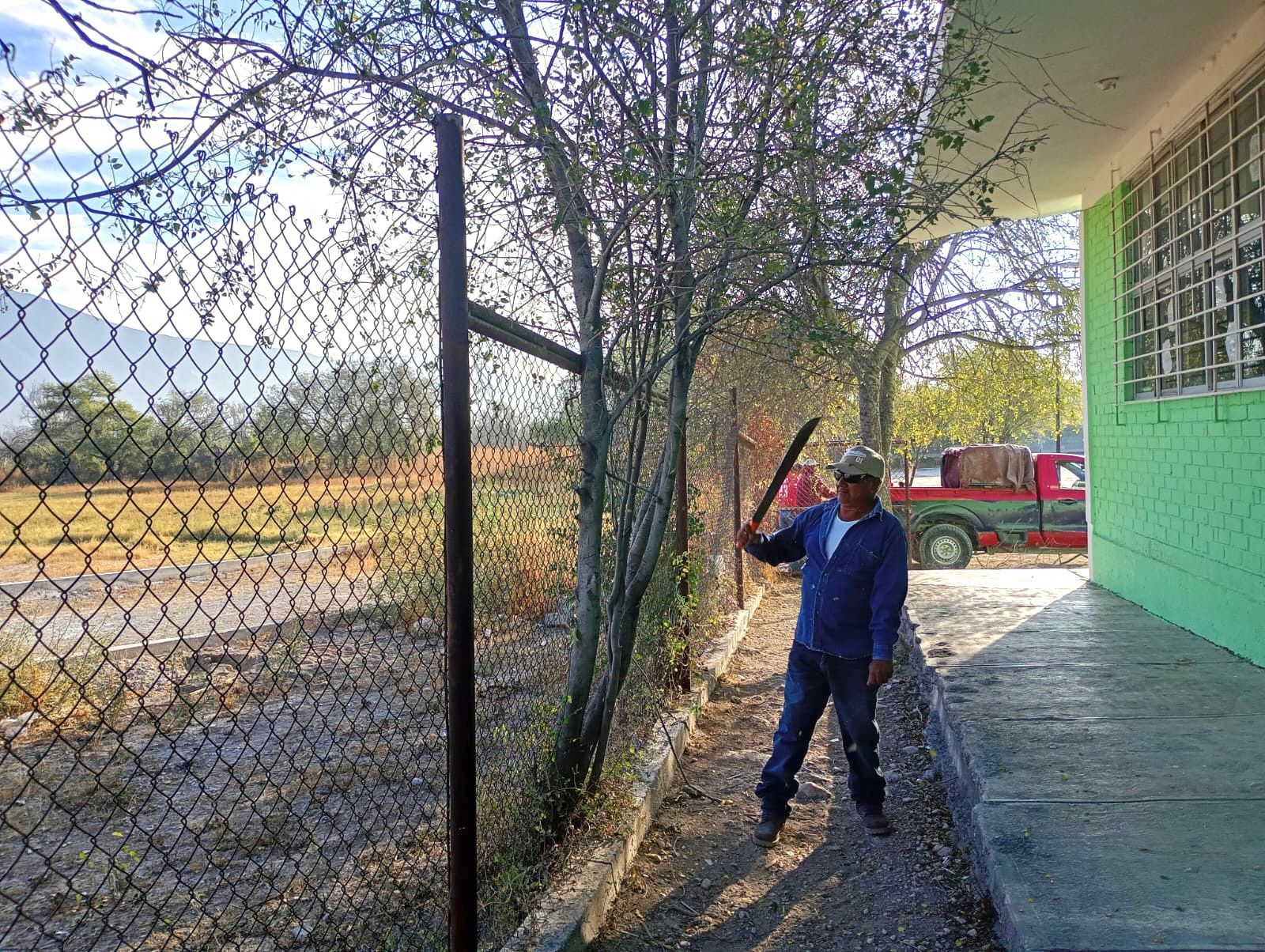 Yesica Sifuentes refuerza el bienestar escolar con jornada de limpieza en la Escuela Rafael Cepeda