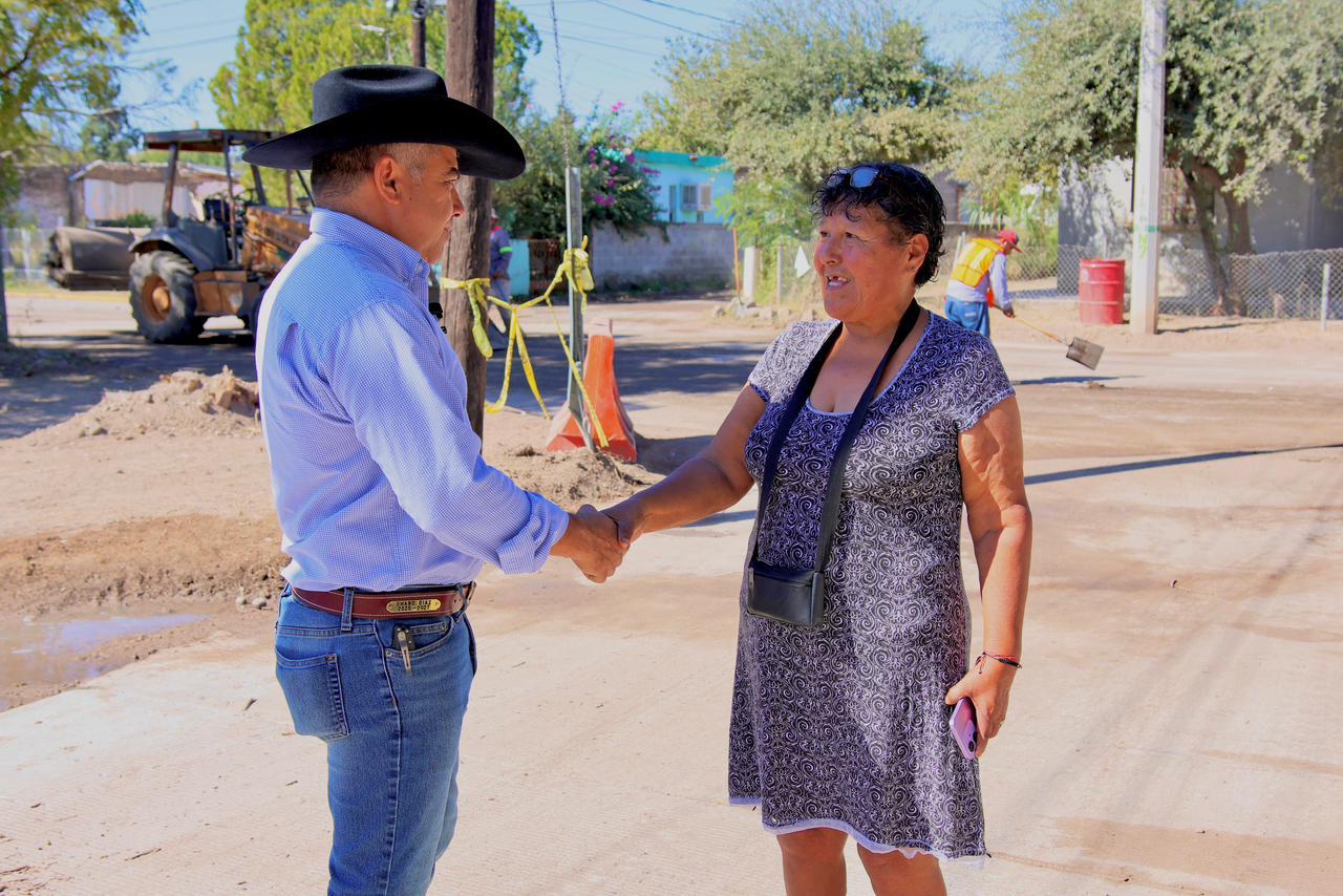Palabra cumplida: el alcalde Chano Díaz continúa transformando Sabinas con más obras de pavimentación