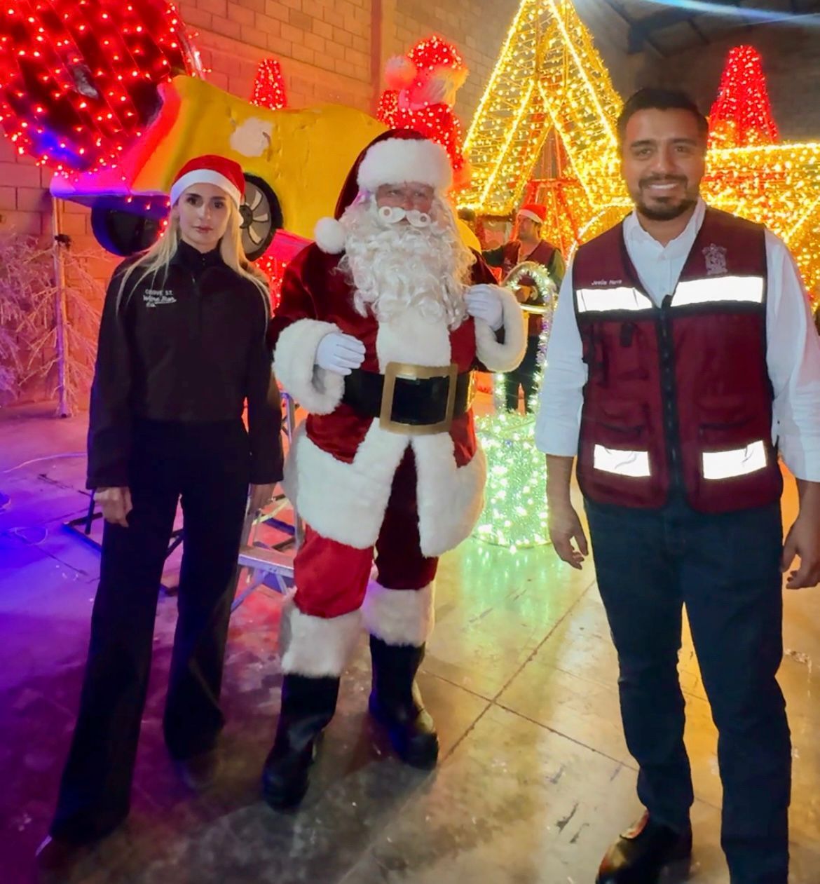 Prepara Santa Catarina en encendido del pino y desfiles navideños