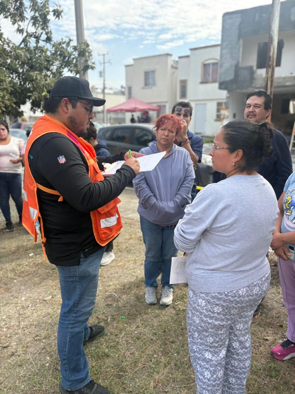 Brinda Igualdad e Inclusión atención a familias afectadas por explosión de pirotecnia en Pesquería