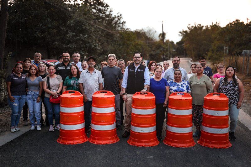 David de la Peña entrega dos megaobras de pavimentación en la comunidad de San Pedro para continuar transformando la infraestructura vial de Santiago