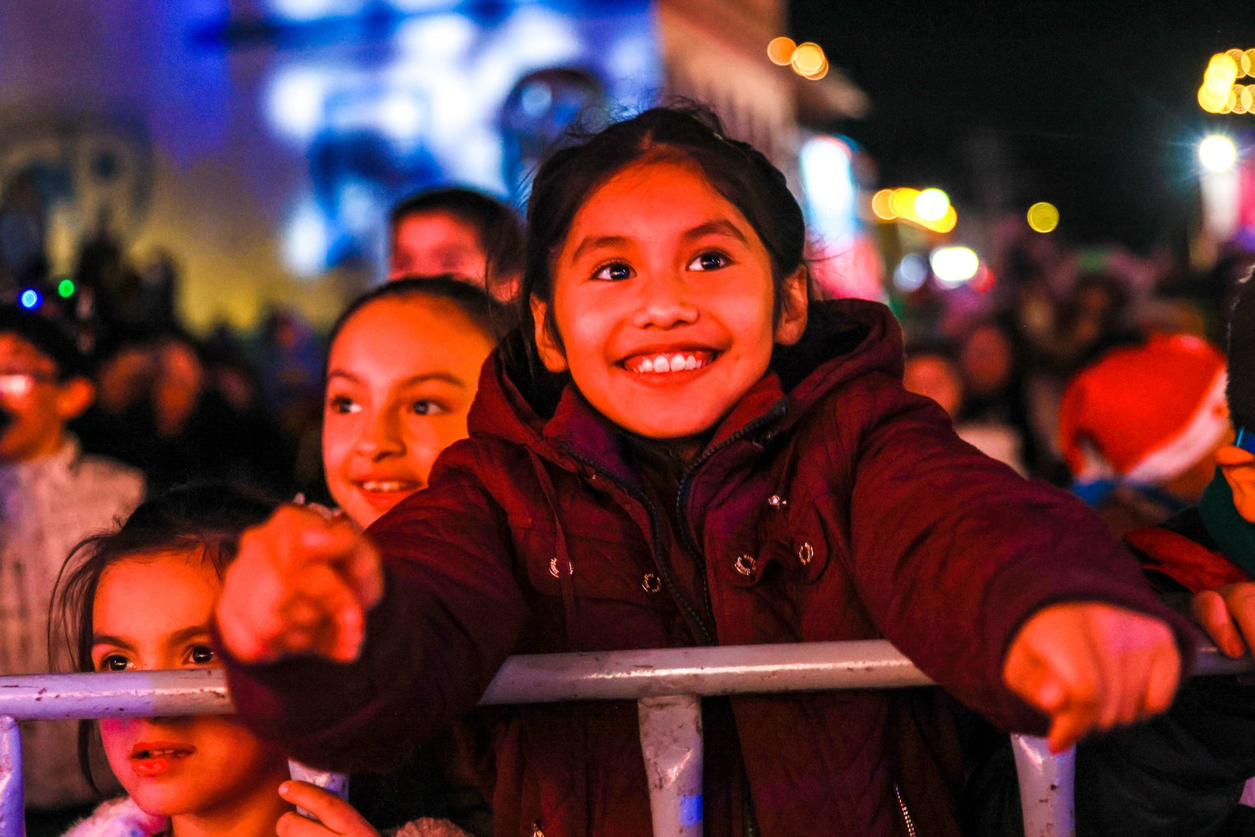 Santiago celebra la magia de la navidad con la onceava edición del tradicional encendido del pino