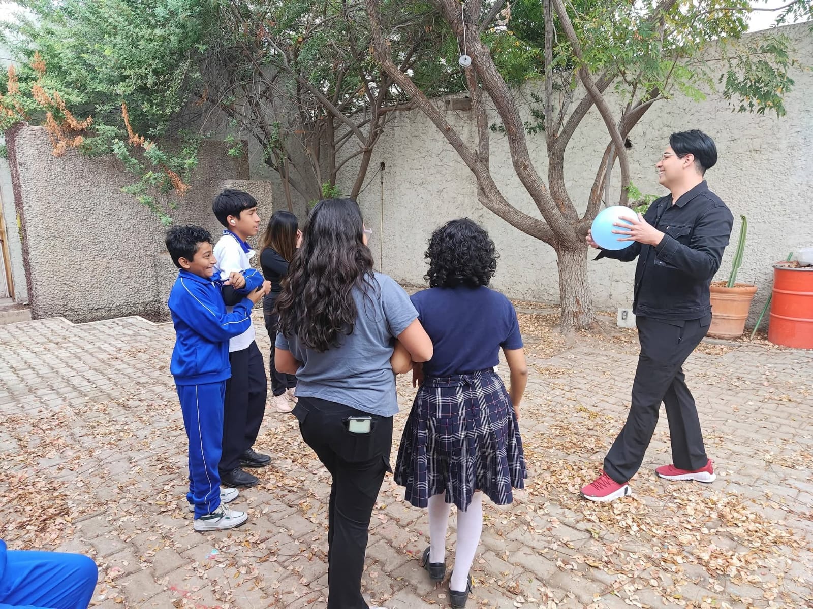 Con Arte-Terapia enseñan a adolescentes a manejar el estrés