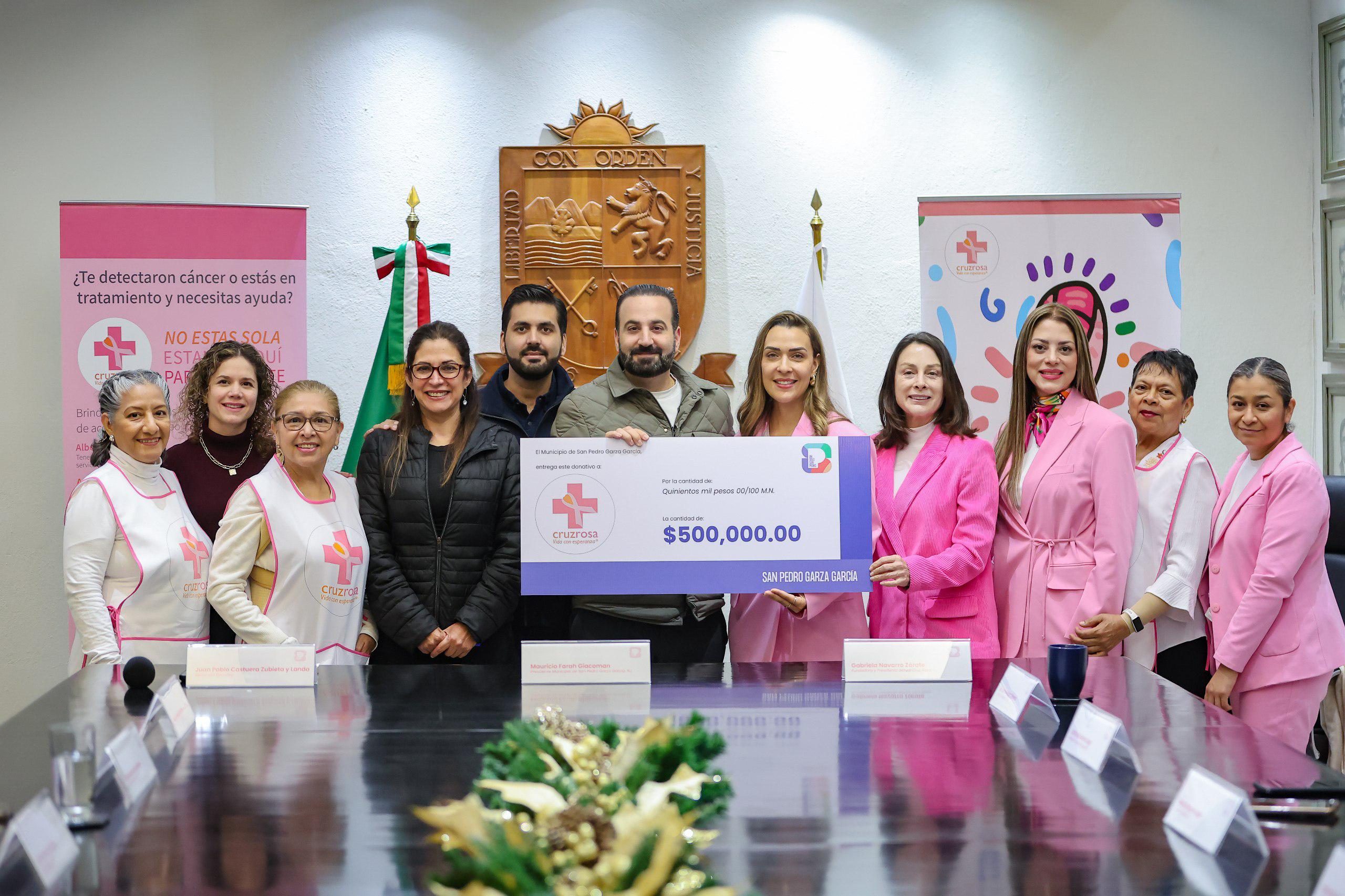 Entrega San Pedro donativo a Cruz Rosa en apoyo a mujeres con cáncer