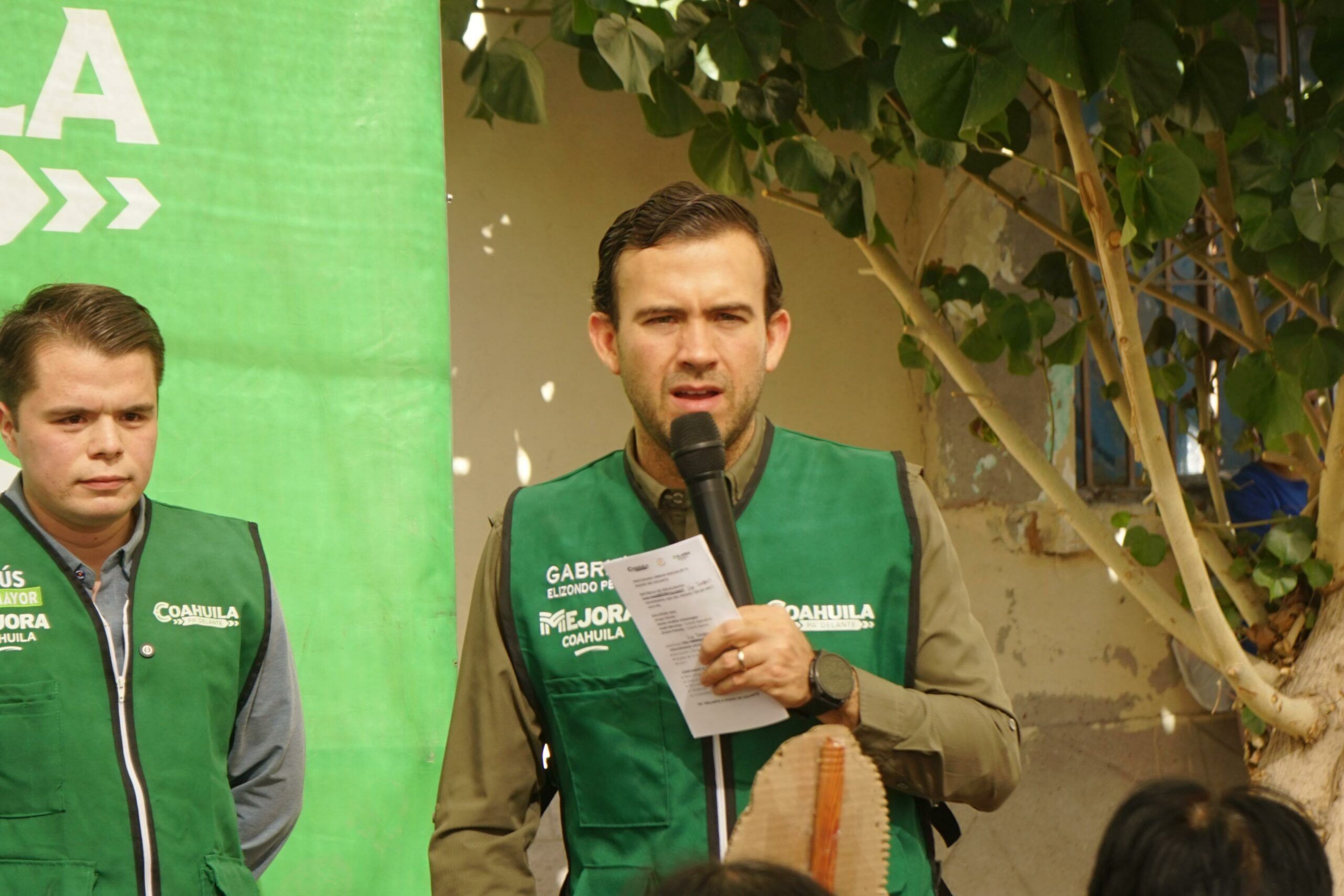 Llama Gabriel Elizondo a adultos mayores a aprovechar la Tarjeta de la Salud Popular