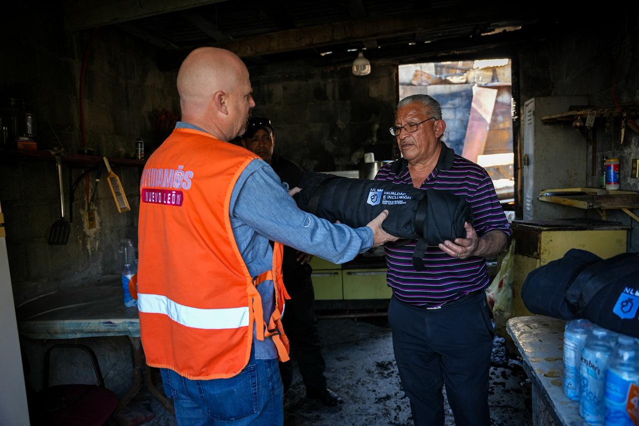 Atiende Igualdad e Inclusión a vecino afectadl por incendio en Colonia Santa Cruz