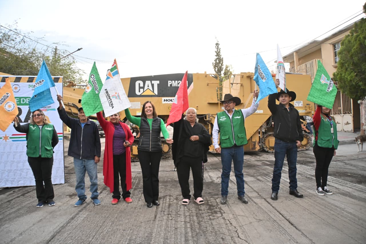 Sari Pérez cumple a vecinos de colonia Occidental y arranca recarpeteo