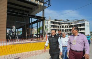 Supervisa Lalo Gattás avance de remodelación de central de autobuses de Victoria