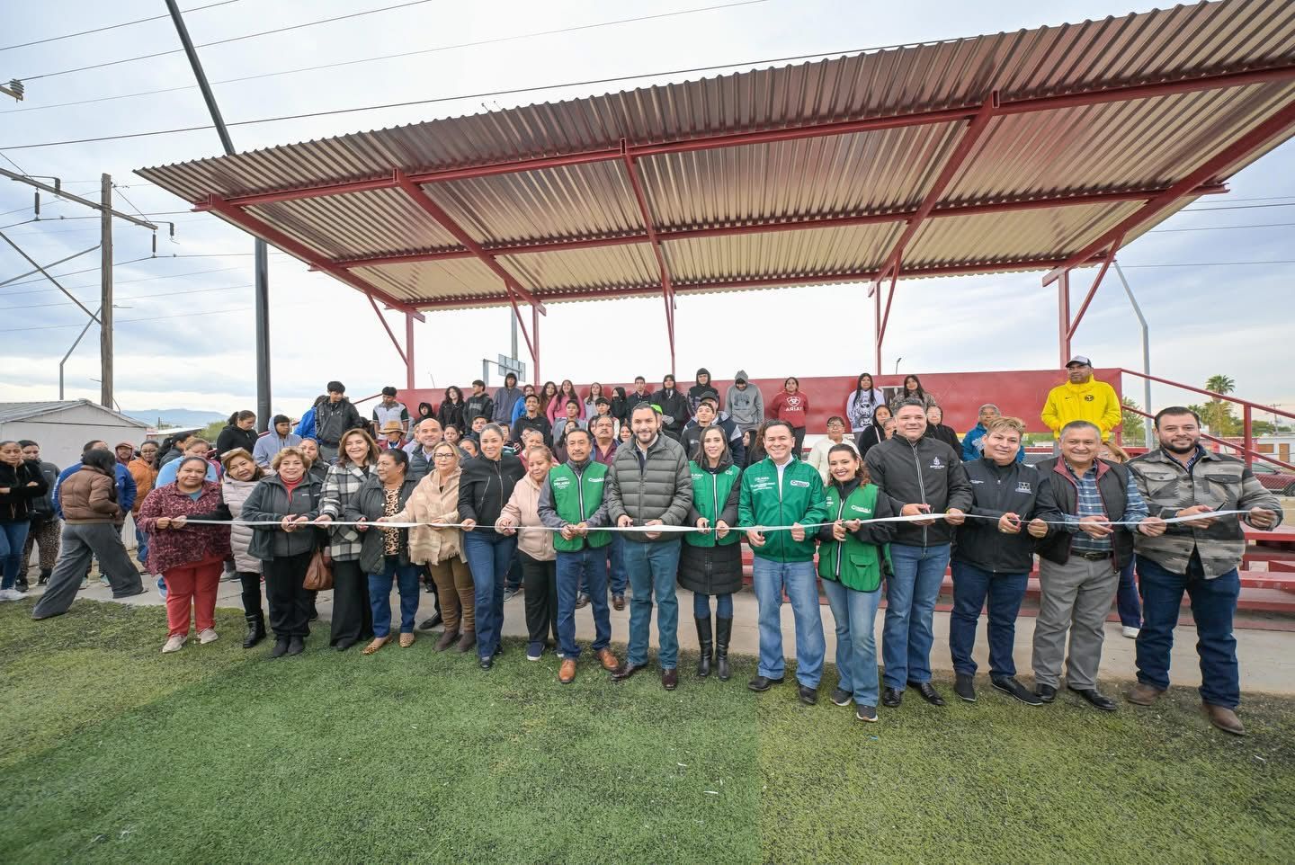 Carlos Villarreal entregó la obra de rehabilitación del Campo Garibay