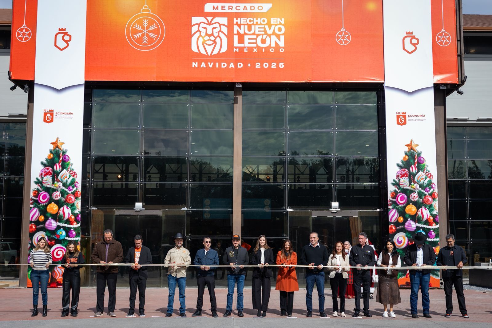 Nuevo León celebra su talento: Samuel García y Mariana Rodríguez inauguran el Mercado Hecho en Nuevo León – Edición Navideña