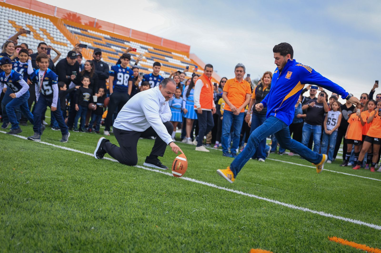 Entrega Samuel García obras del Estadio Bicentenario en el Parque Niños Héroes