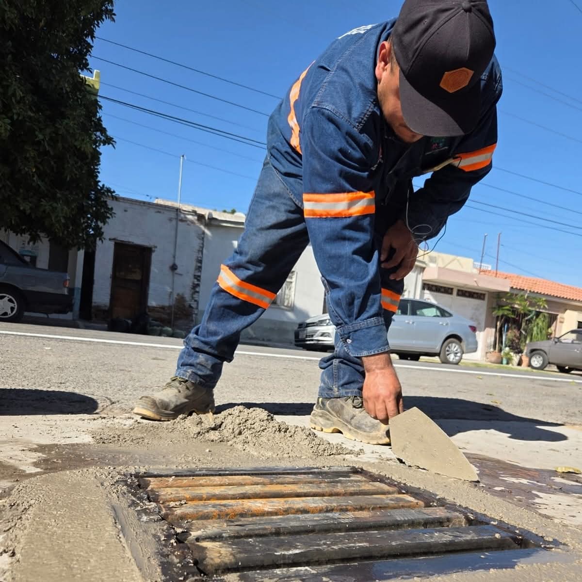 Optimizan el sistema pluvial de la ciudad con 260 parrillas nuevas en bocas de tormenta