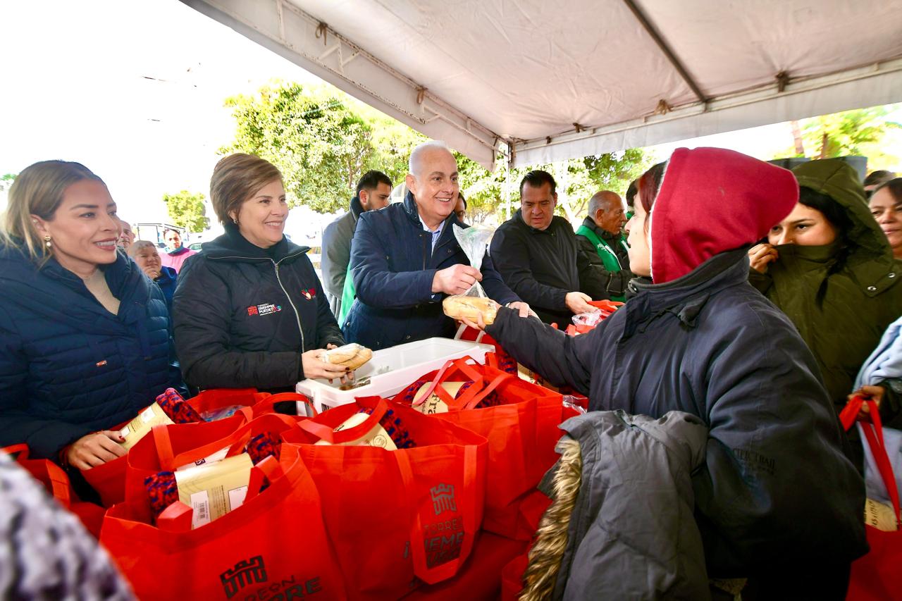 Arranca alcalde Román Cepeda Operativo Invierno en la colonia Valle La Rosita