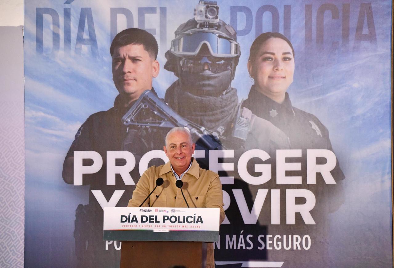 Román Alberto Cepeda González reconoce a la Policía de Torreón