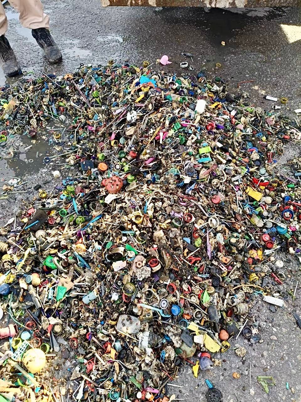 Llama alcalde Román Cepeda a la conciencia ciudadana tras hallar objetos en líneas de drenaje de Torreón