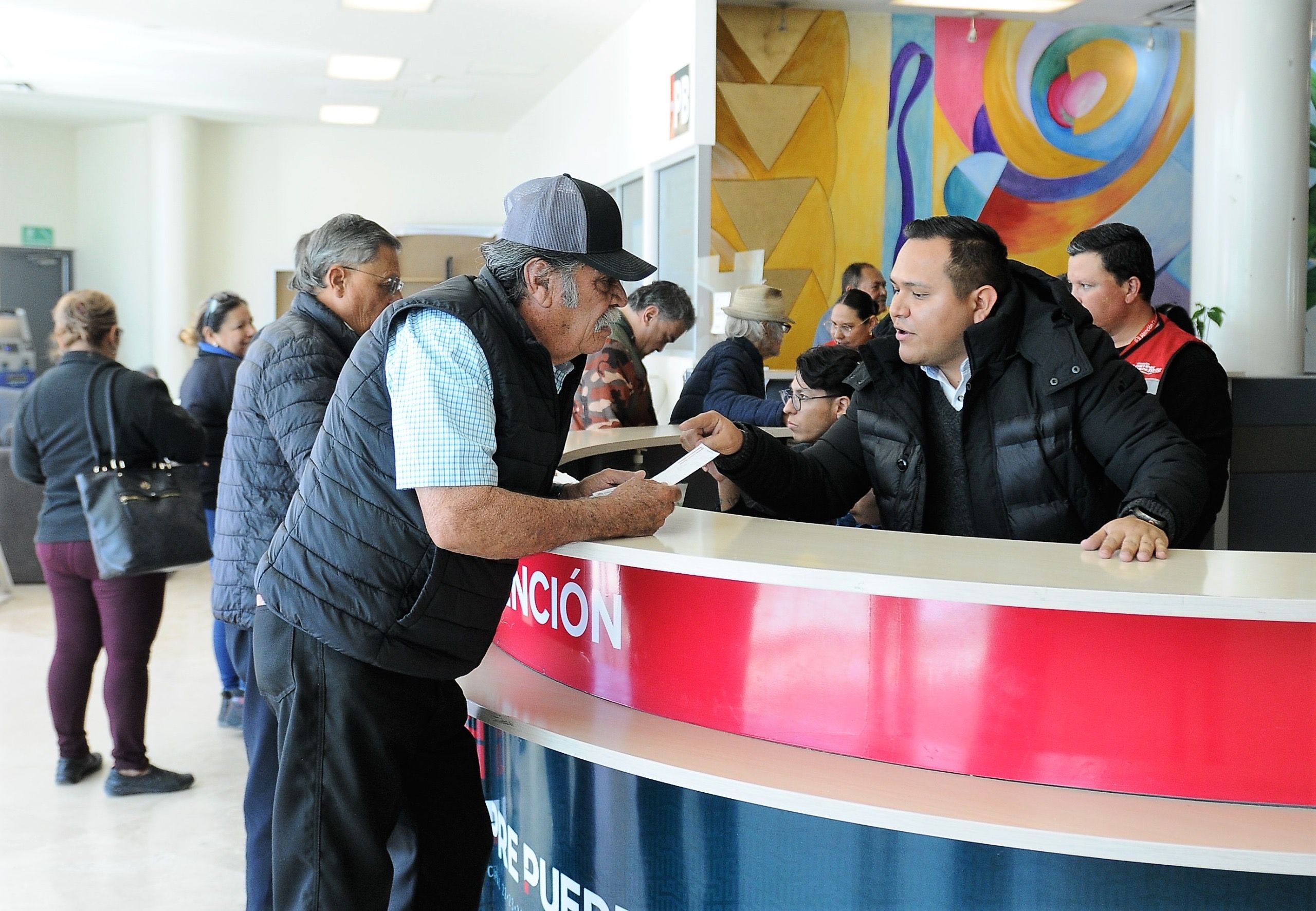 Brinda Atención Ciudadana asesoría para agilizar trámites, pagos y servicios municipales