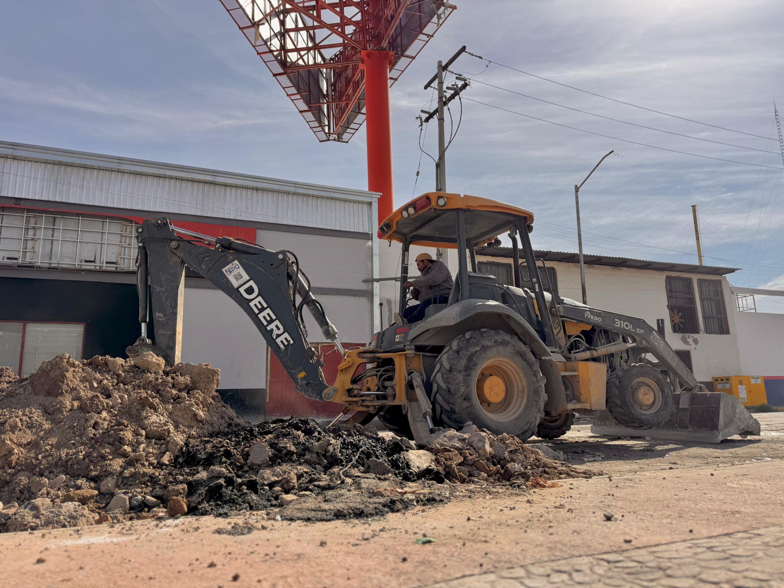 Inicia SIMAS Torreón la reposición de cinco líneas sanitarias más; suspenderán tránsito vehicular en los puntos a intervenir