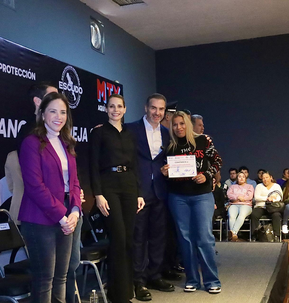 Llega DIF Monterrey a más de 800 beneficiados del programa “Maneja Seguro”