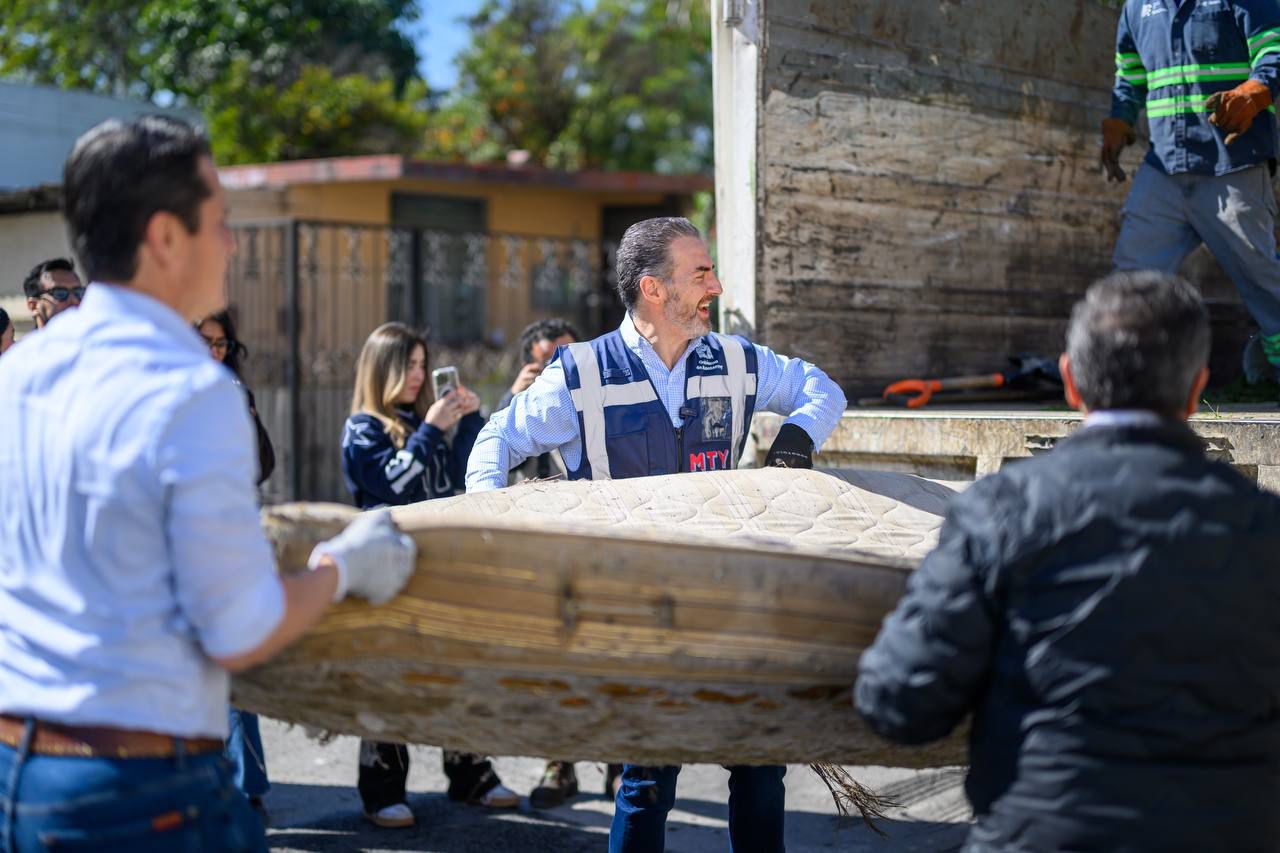 Interviene Monterrey colonia Hidalgo con acciones de limpieza y mantenimiento urbano