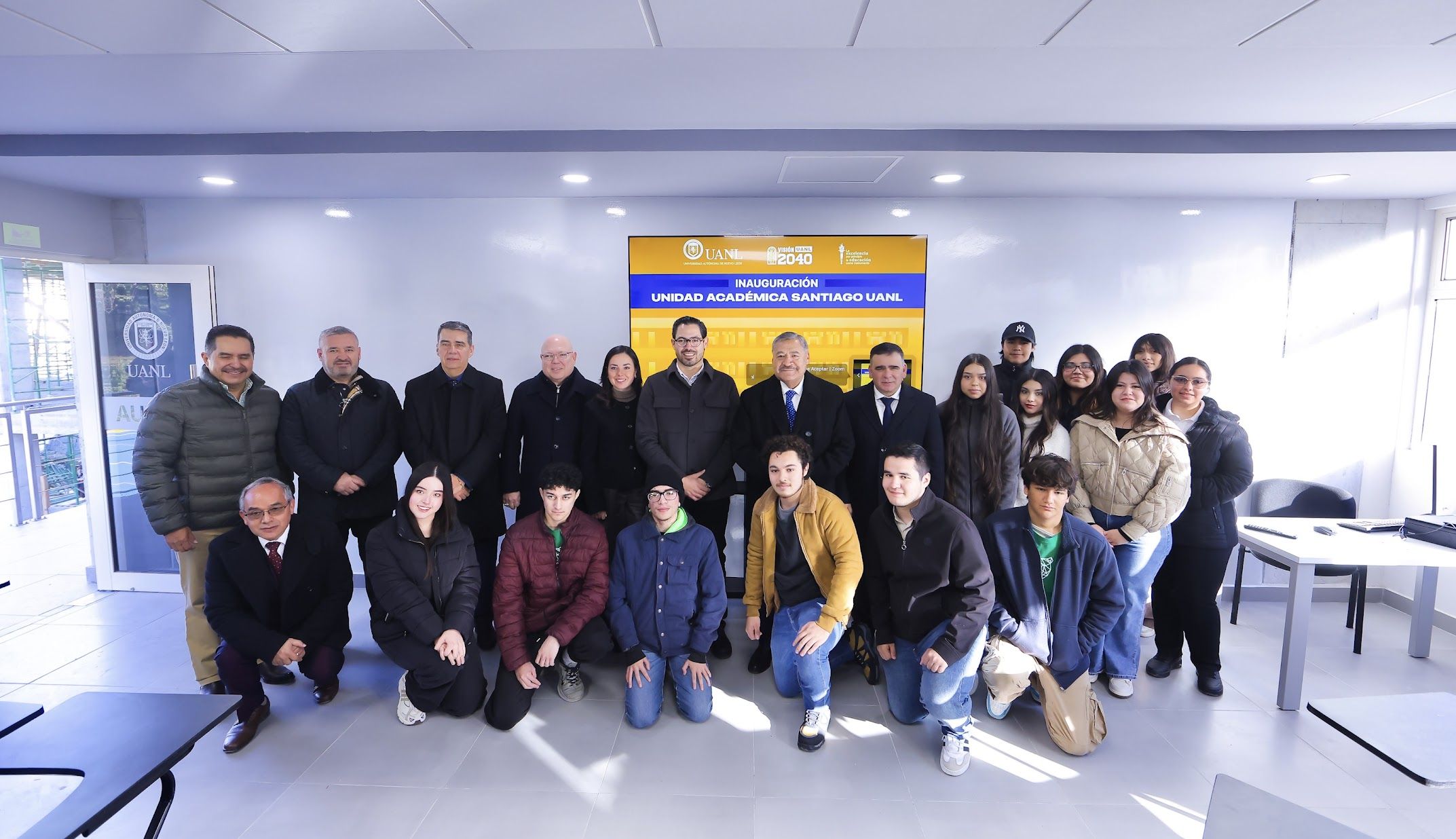 Da Santos Guzmán, Rector de la UANL bienvenida a 220 mil estudiantes