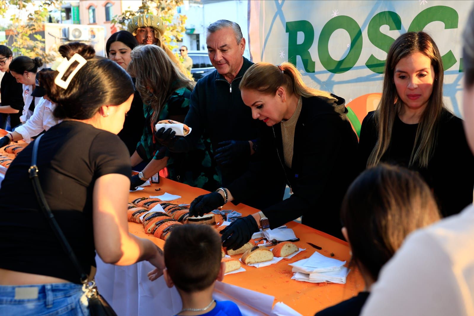 Comparte Guadalupe la tradicional Rosca de Reyes