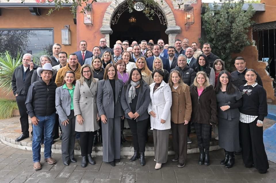 Carlos Villarreal fortalece coordinación con el Colegio de Notarios