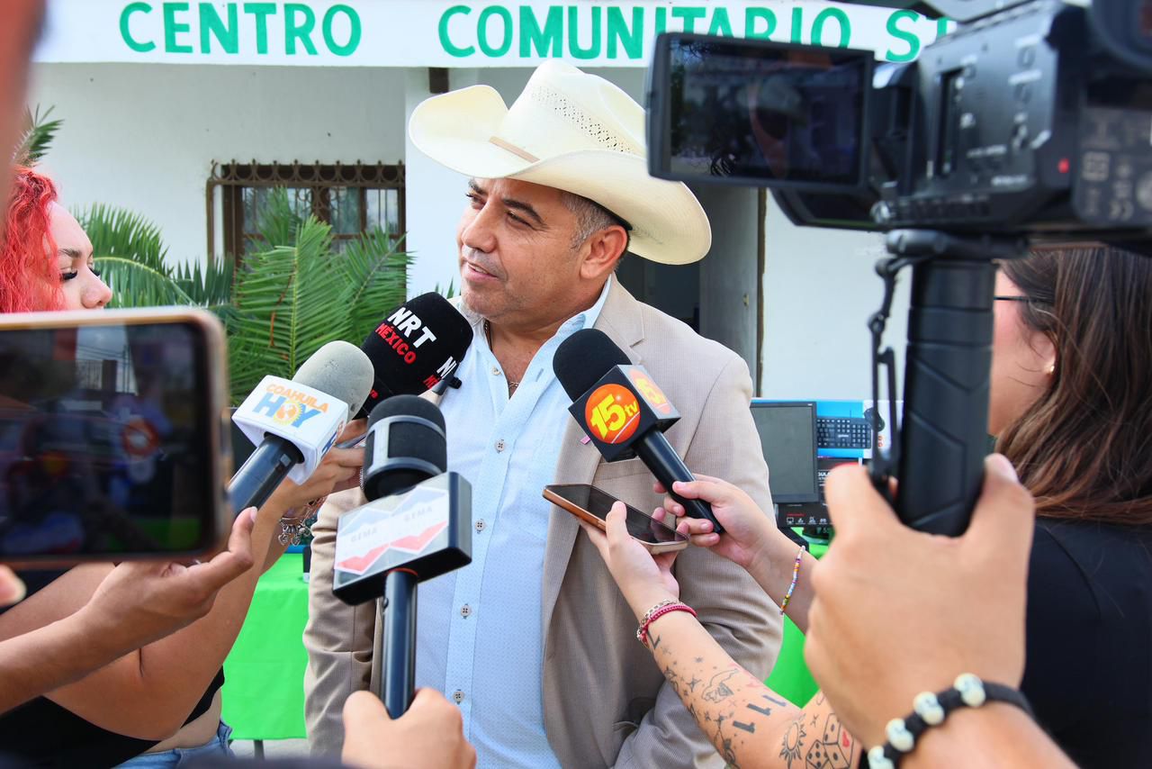 Chano Díaz impulsa el desarrollo familiar a través del Centro Comunitario de la colonia Santo Domingo