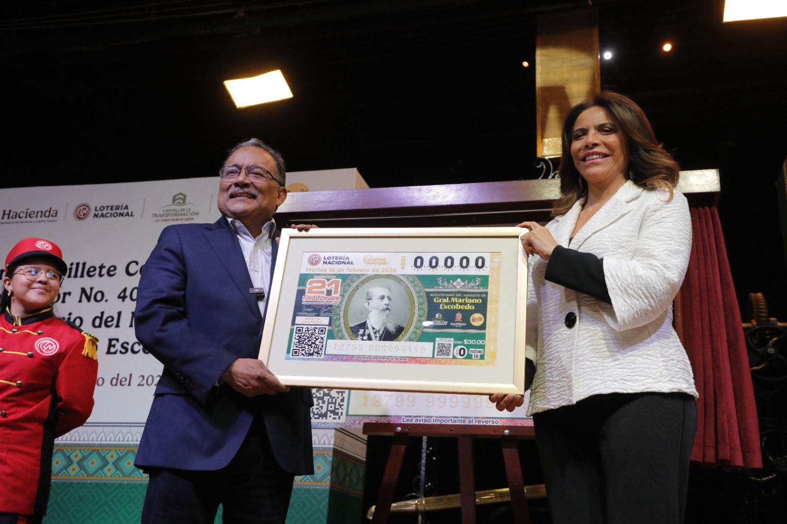 Rinden homenaje a Mariano Escobedo con billete de la Lotería Nacional
