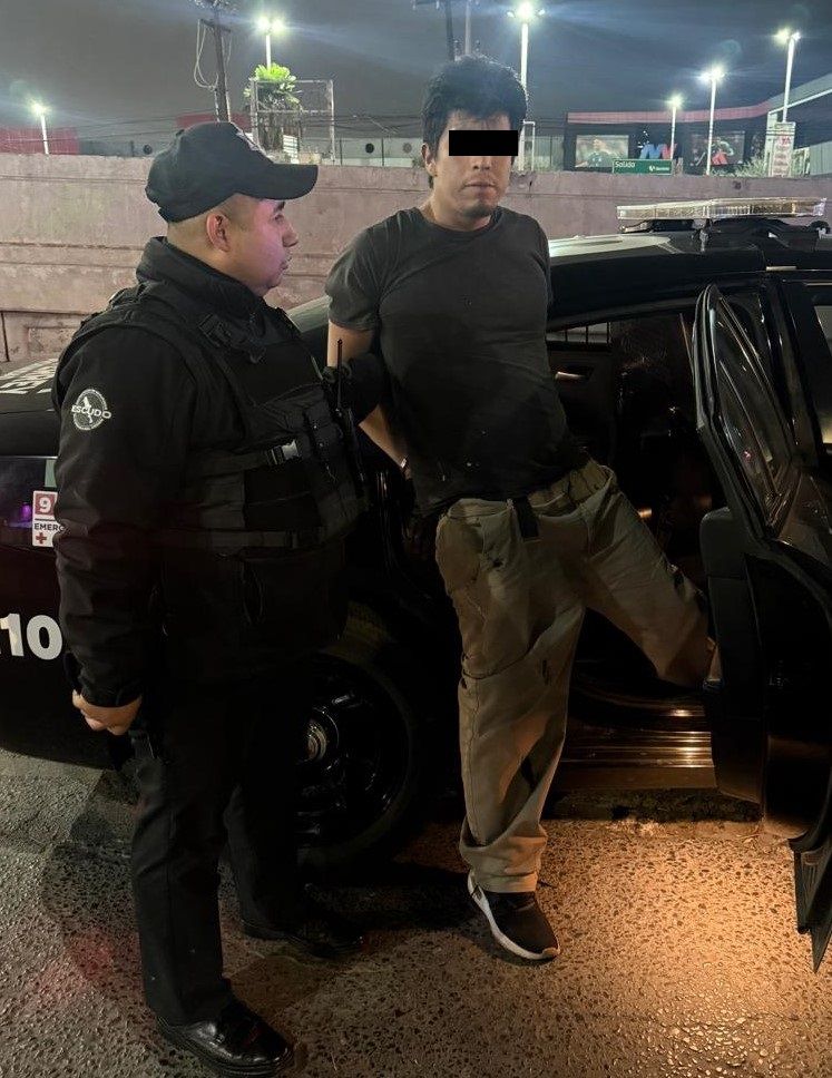 Detiene Policía de Monterrey a sujeto por agredir a un oficial de tránsito