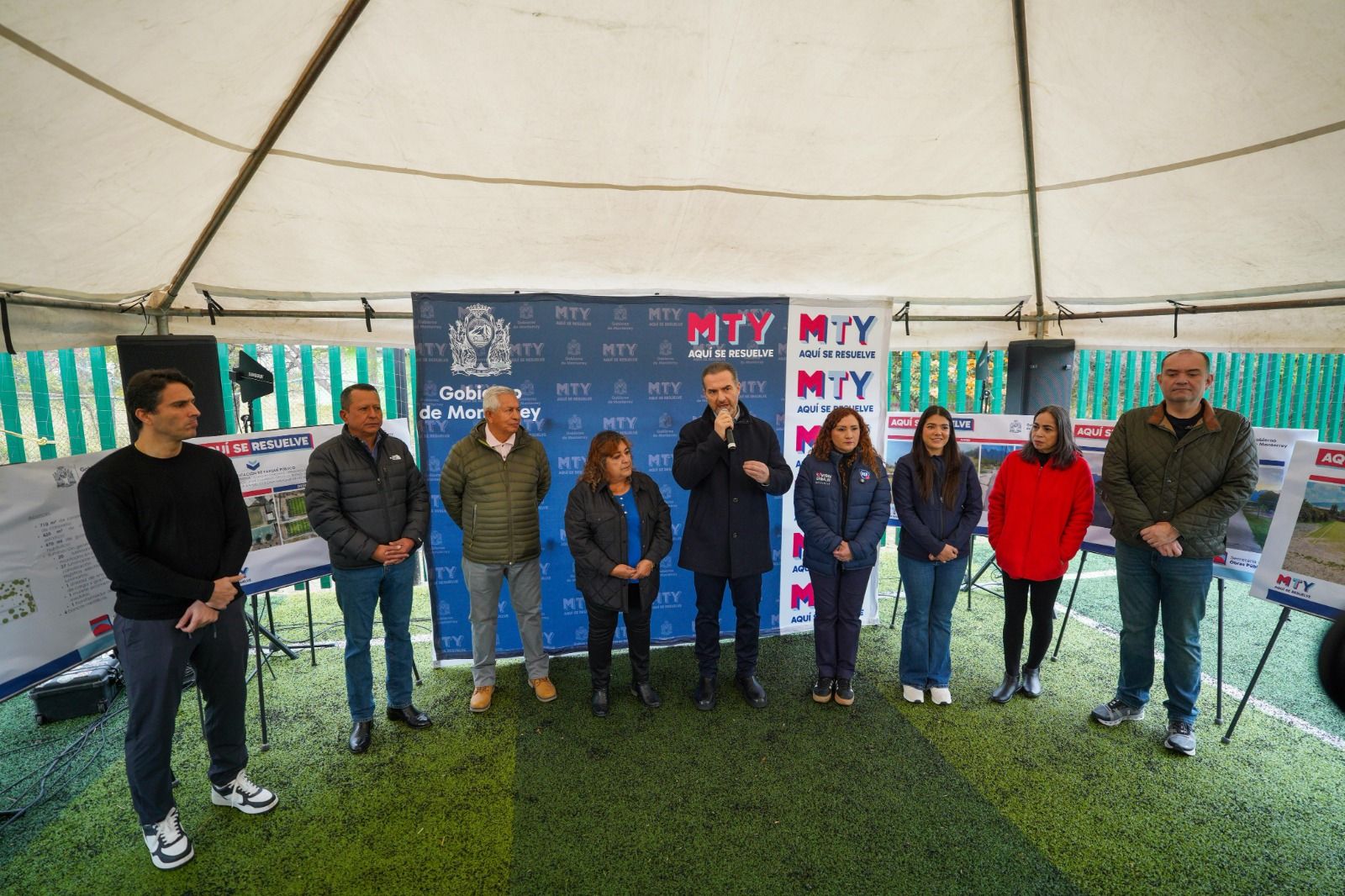 Entrega Adrián de la Garza primera etapa de parque rehabilitado en Mirador de las Mitras