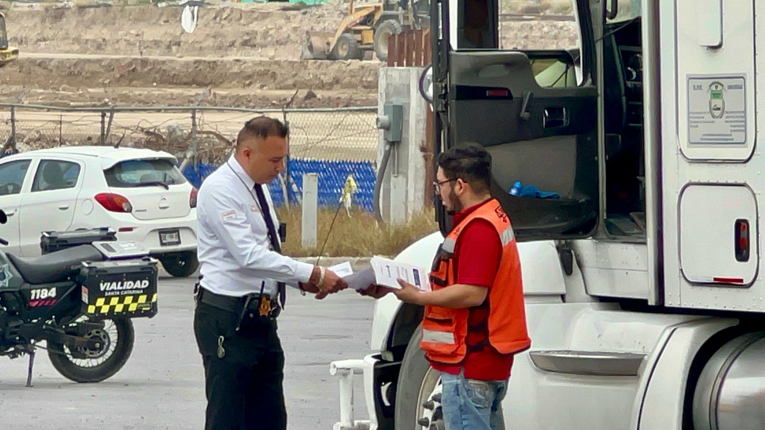 Refuerza Santa Catarina seguridad vial con operativos de unidades de carga pesada