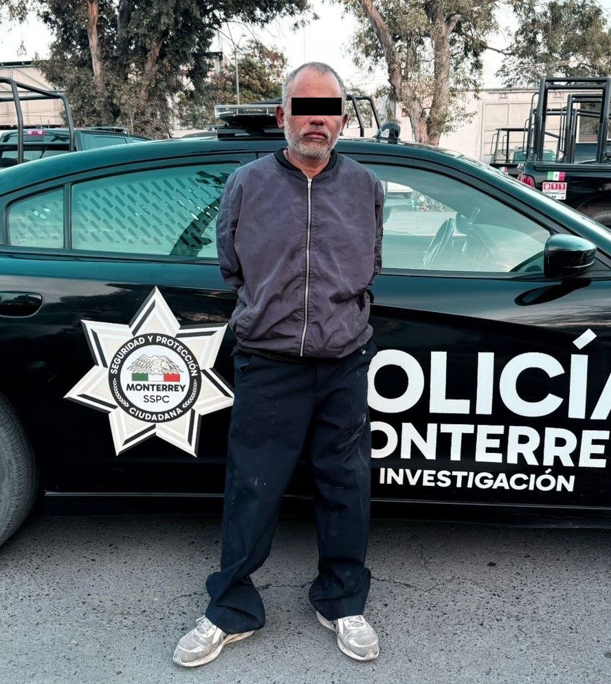 Detiene Policía de Monterrey a hombre por robo con violencia a negocio