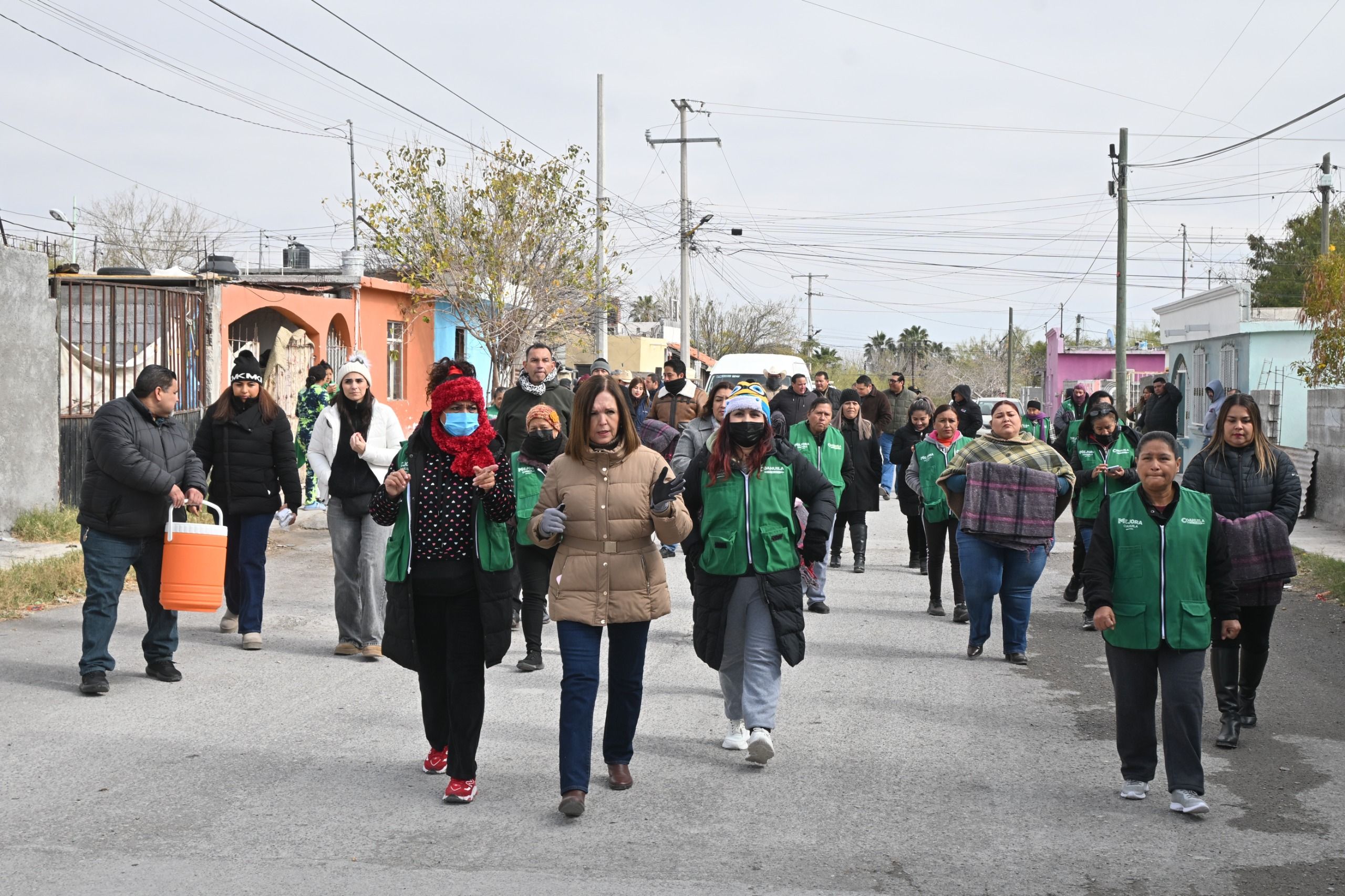 Sari Pérez supervisa apoyos preventivos en colonias Morelos y San Cristóbal