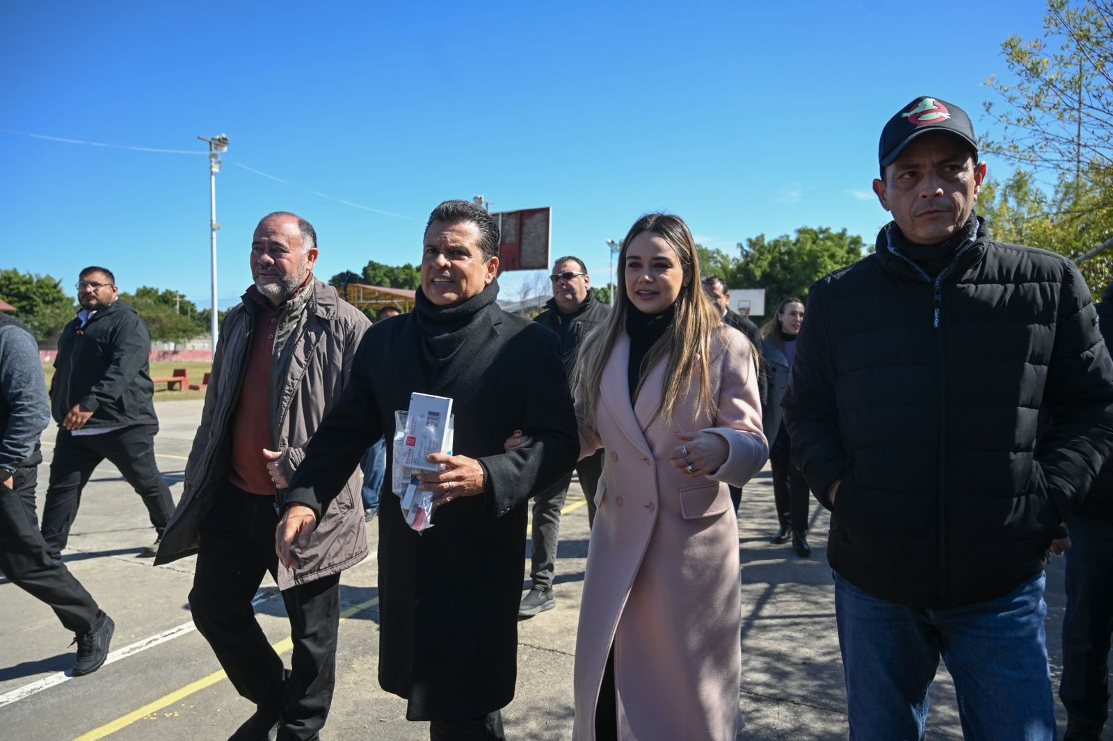 Visitan Lucy y Lalo albergue del CEDIF 1