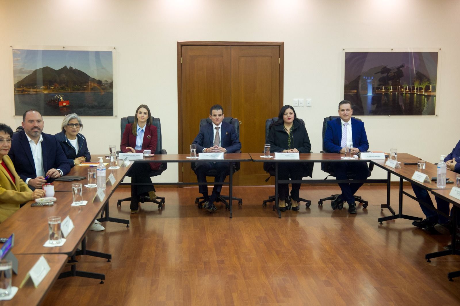 El llamado a cerrar filas y sacar adelante las finanzas que la gente de Nuevo León merece: Mike Flores