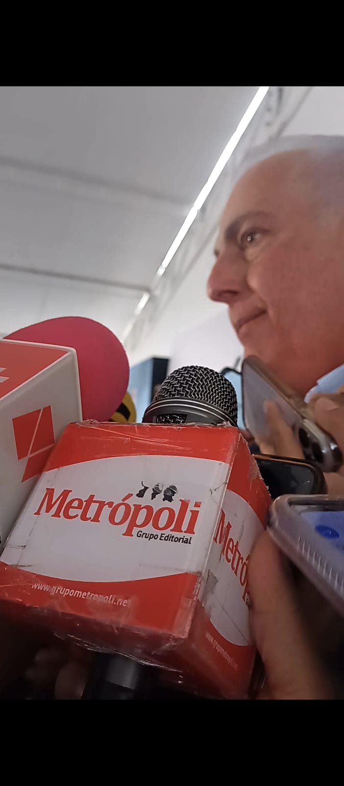 Alcalde Román Cepeda anuncia aumento salarial y mayor inversión en seguridad durante la celebración del día del policía