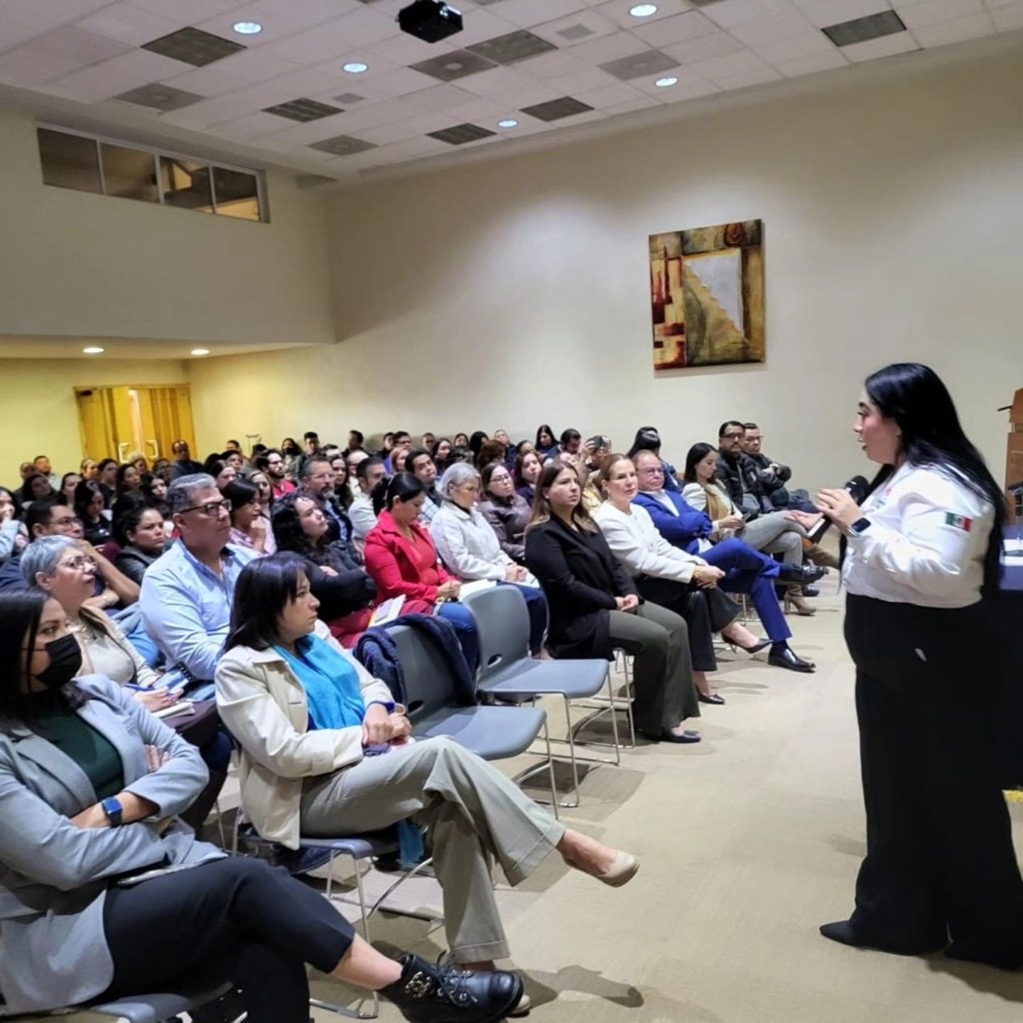 Impulsan capacitación en primeros auxilios psicológicos para prevenir conductas de riesgo en la comunidad universitaria