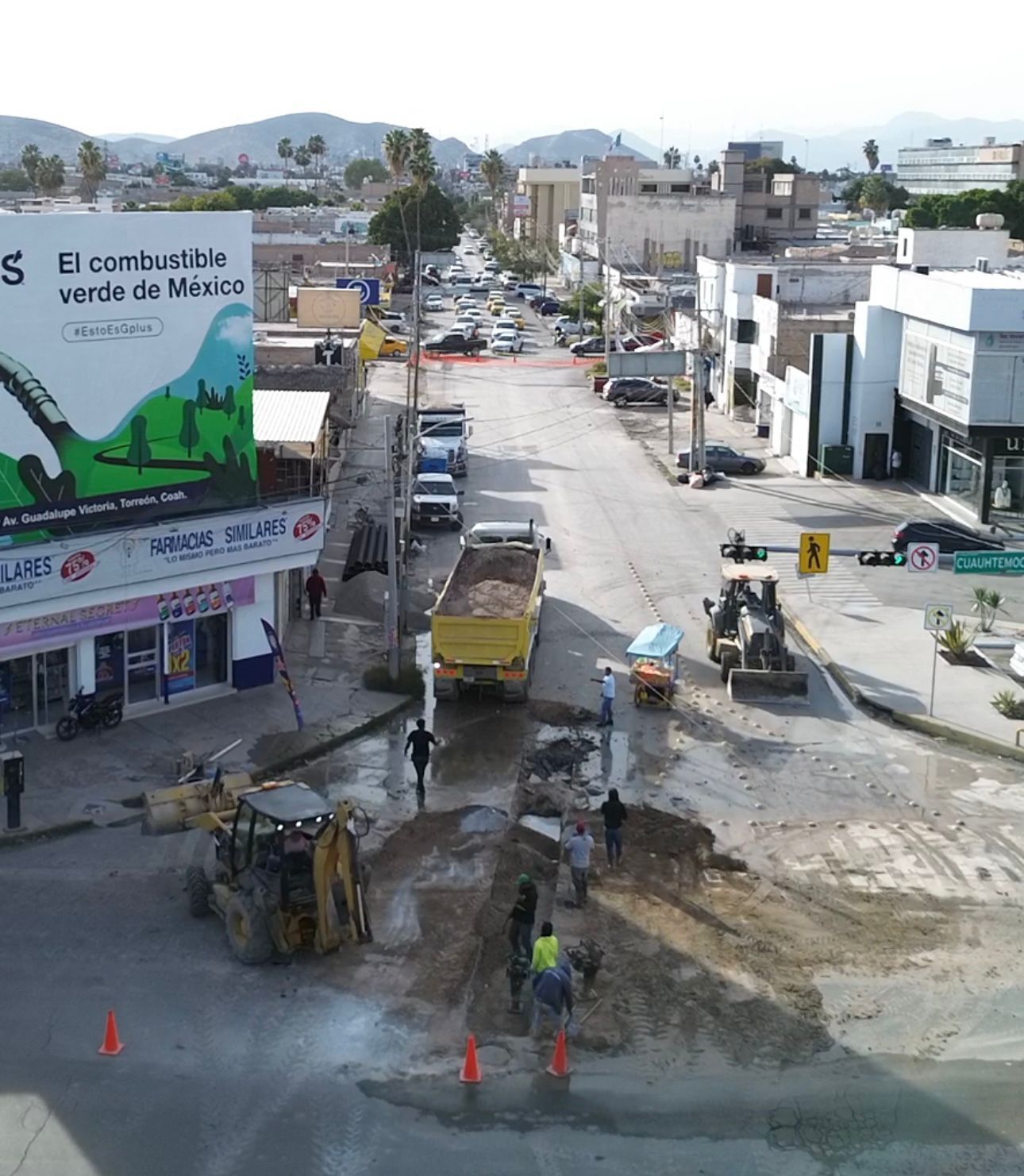 Por reposición de línea sanitaria, cierran circulación vehicular en la avenida Juárez entre Mariano López Ortiz y Cuauhtémoc durante 10 días