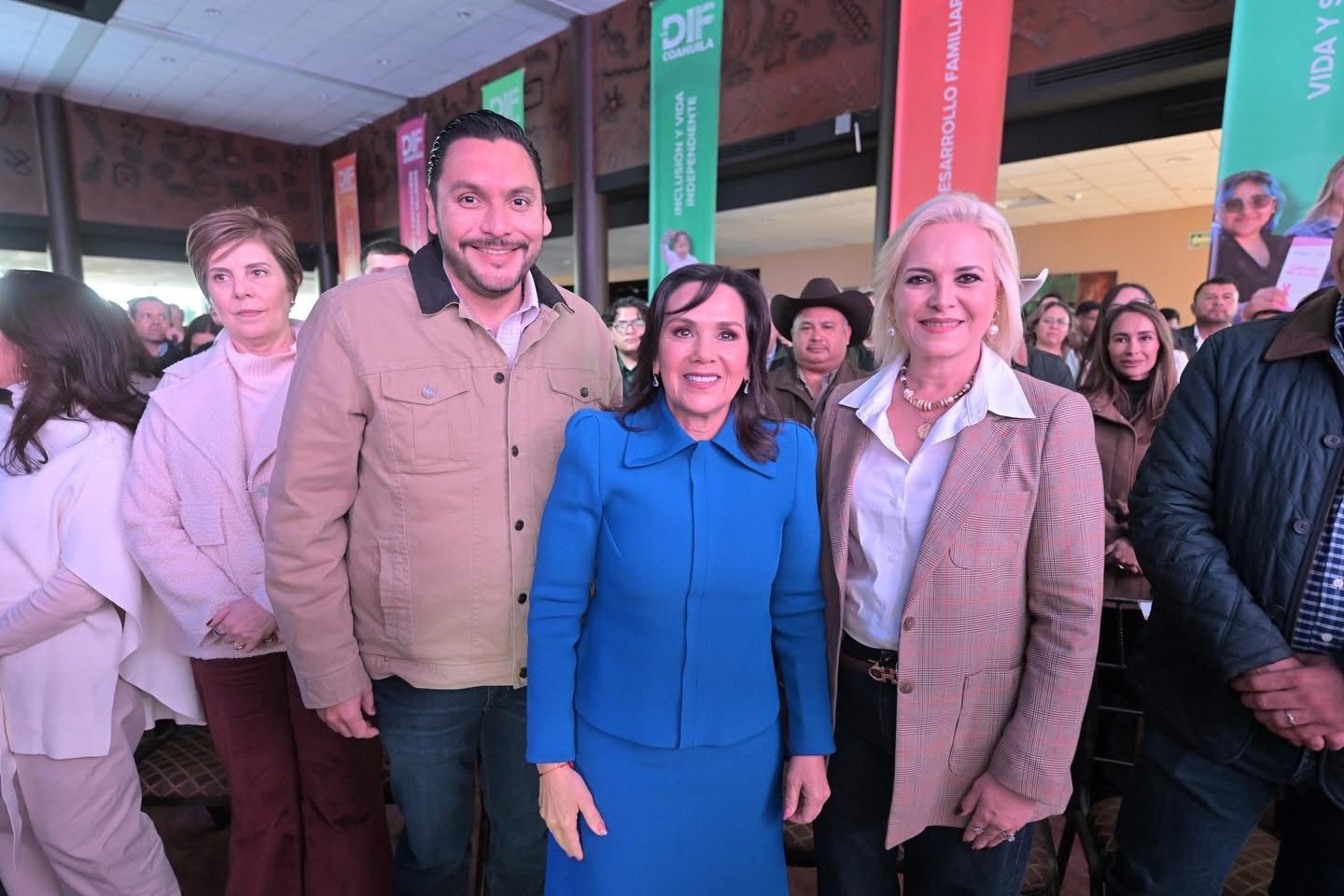 Carlos Villarreal acompañó a la señora Liliana Salinas en su Segundo Informe