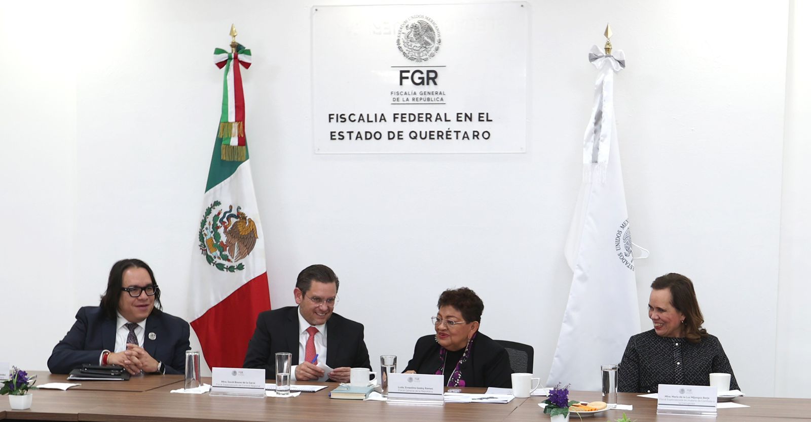 Visita Ernestina Godoy instalaciones de la Fiscalía Federal en Querétaro